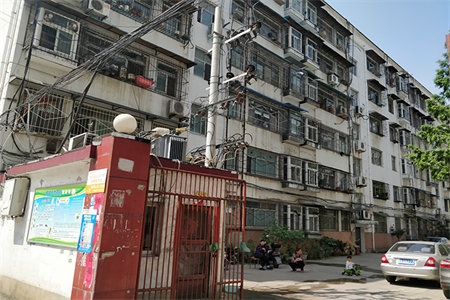 人民保险公司家属院4室2厅1卫98㎡